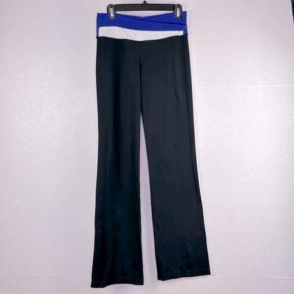 Lululemon 33” Crossover Waist Groove Flare Leg Yoga Pants 8 - Picture 1 of 3